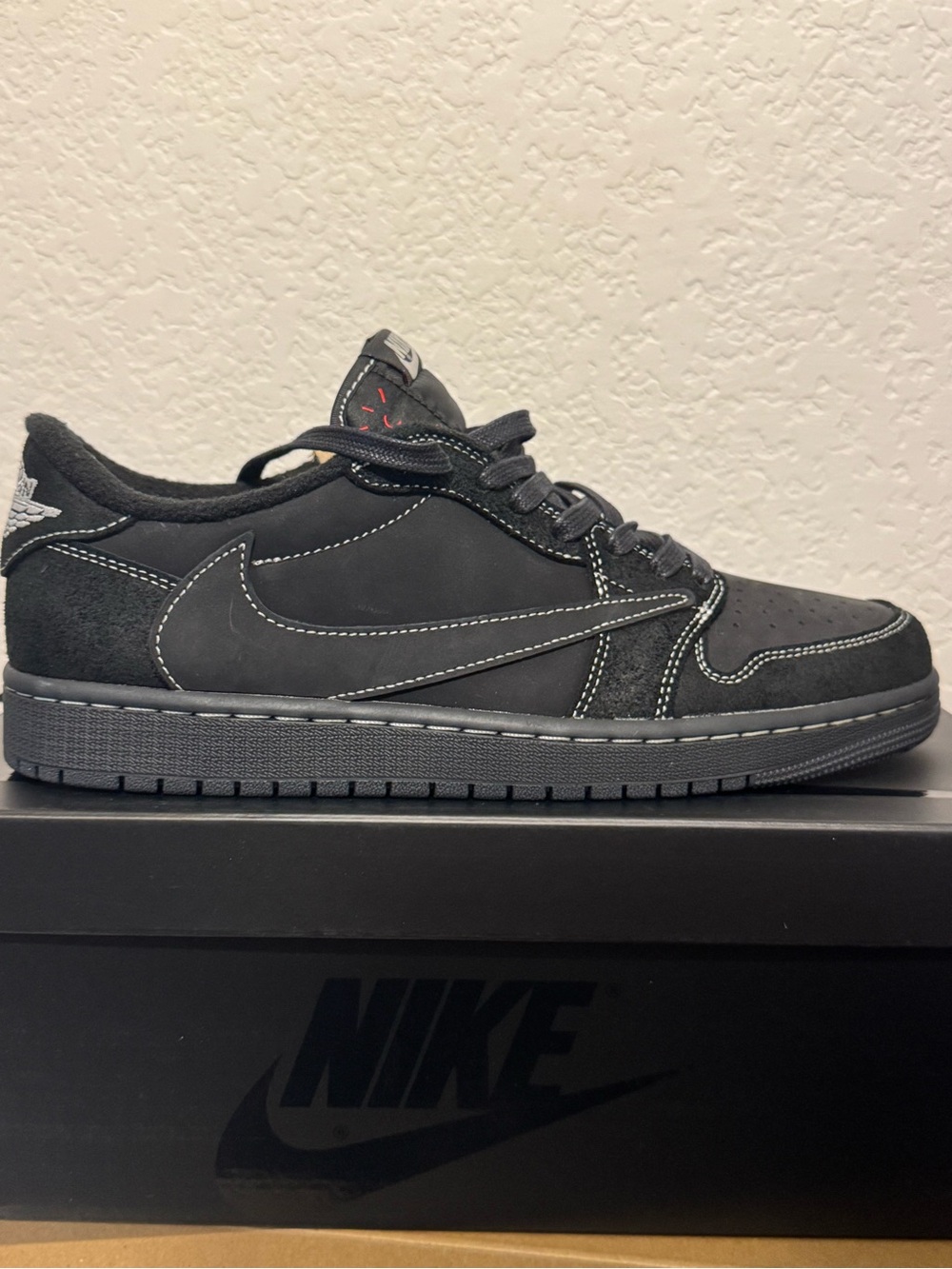 Nike Black Low-Top Skate-Inspired Sneaker